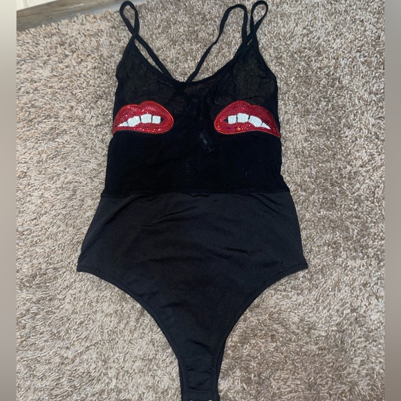 NWT Prettylittlething bodysuit w mesh top and sequin mouths/ lips. Rave concert - Picture 1 of 4